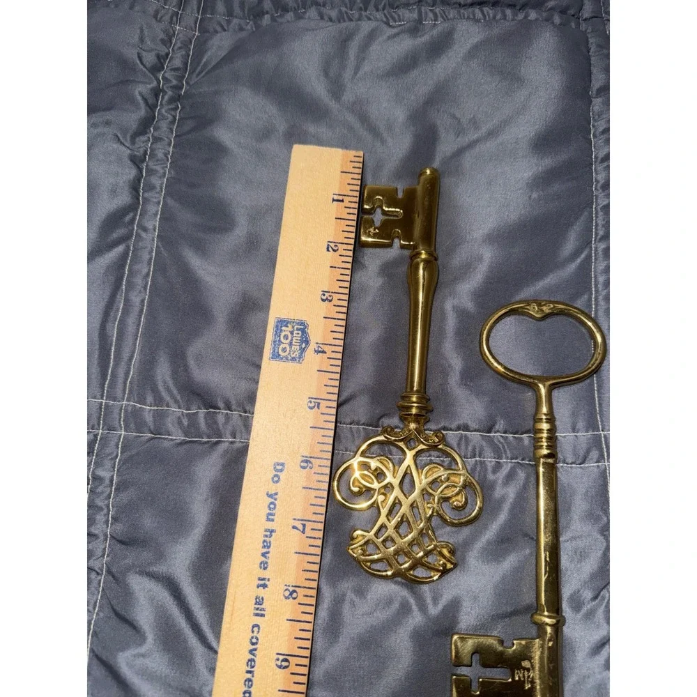 Vintage Solid Brass Decorative Skeleton Keys Set Ornate Victorian Wall Decor 2pc